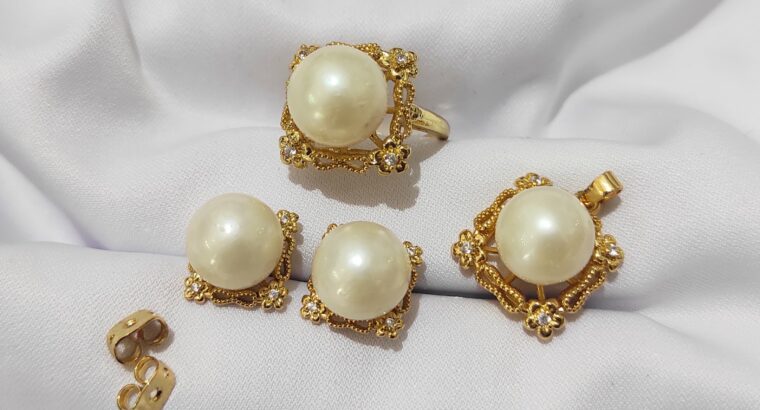 Set Perhiasan Mutiara Lombok – Anting, Cincin, Kalung